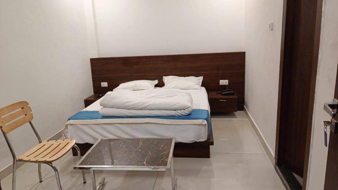 Hotel Cross Road By Wb Inn Ουνάο Εξωτερικό φωτογραφία
